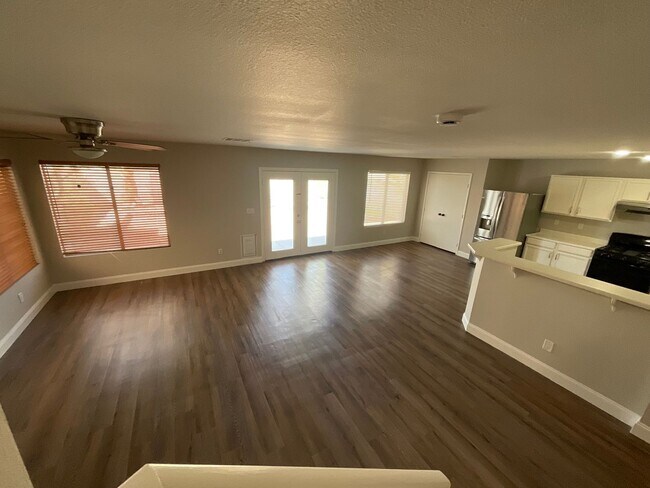 Foto del edificio - 8720 W Majestic Pine Ave