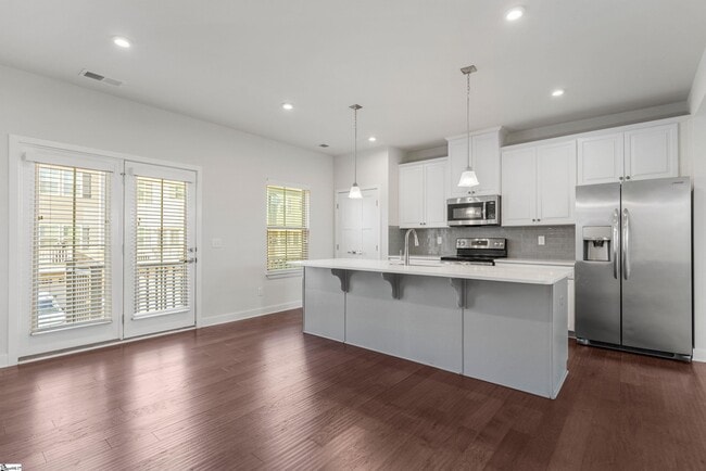 Building Photo - 23 Itasca Dr