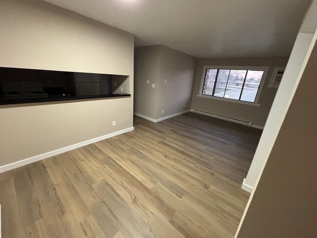 Foto del edificio - Two bedroom one bath apartment