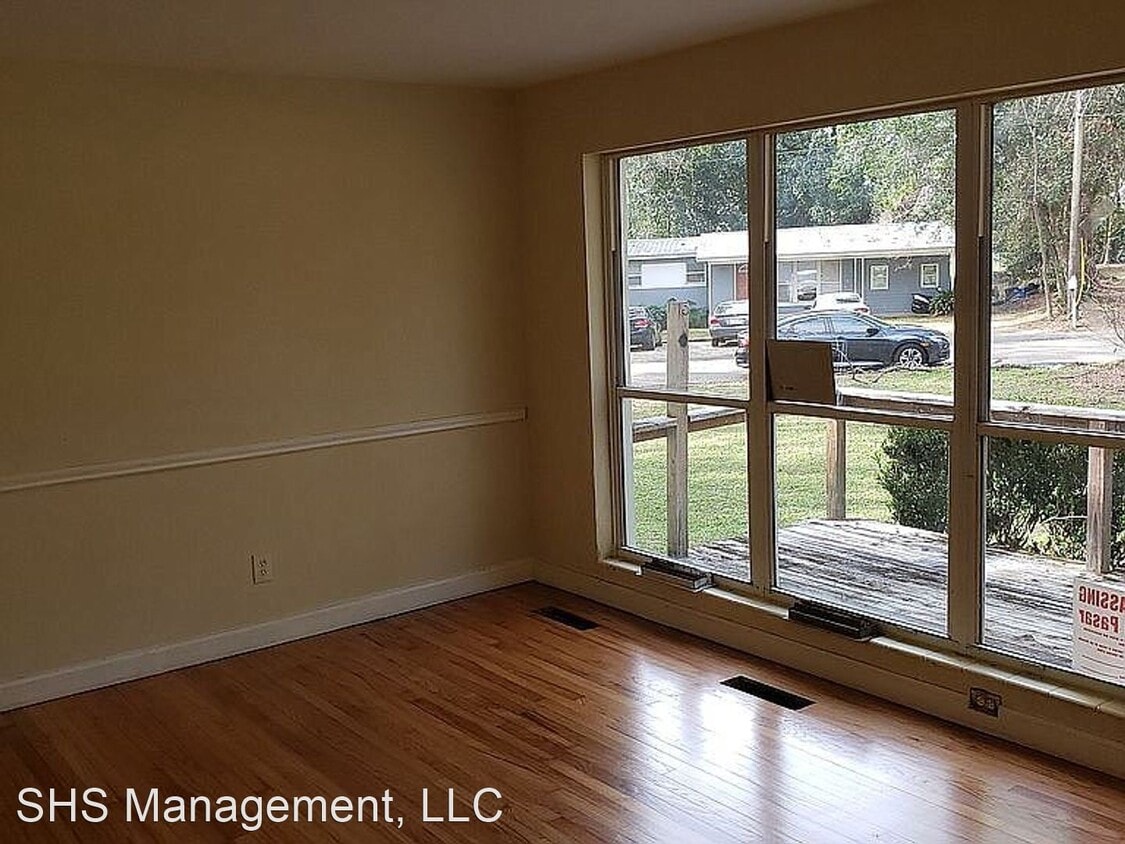 Building Photo - 4 br, 2 bath House - 205 Juniper Drive