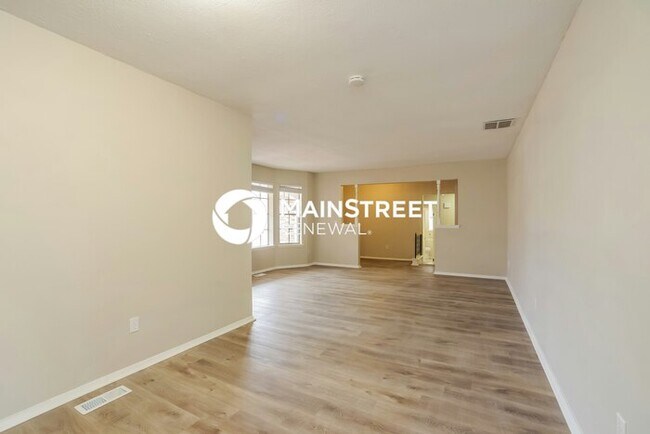 Building Photo - 3 Bedroom Pet-Friendly Home in OKLAHOMA CITY, OK with Main Street Renewal
