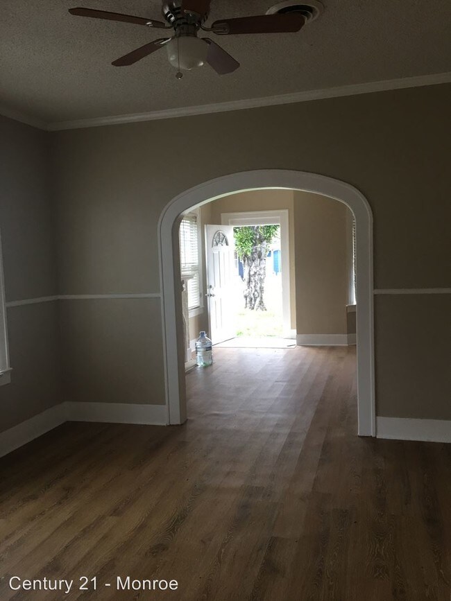 Building Photo - 2 br, 1 bath House - 706 Bres Avenue A