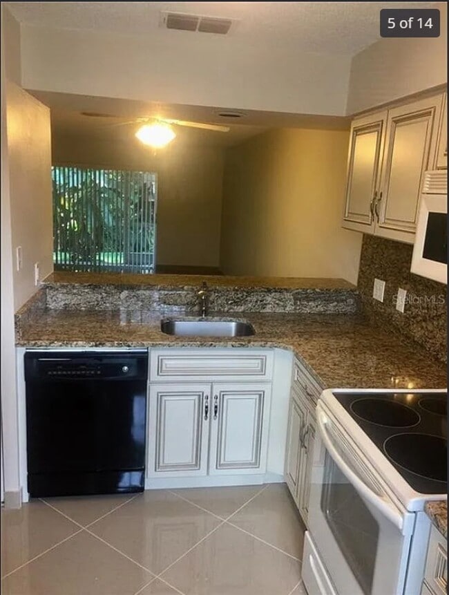 Foto del edificio - 4739 Myrtle Oak Dr