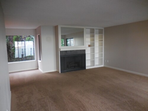 Building Photo - 1727 Harbor Ave SW