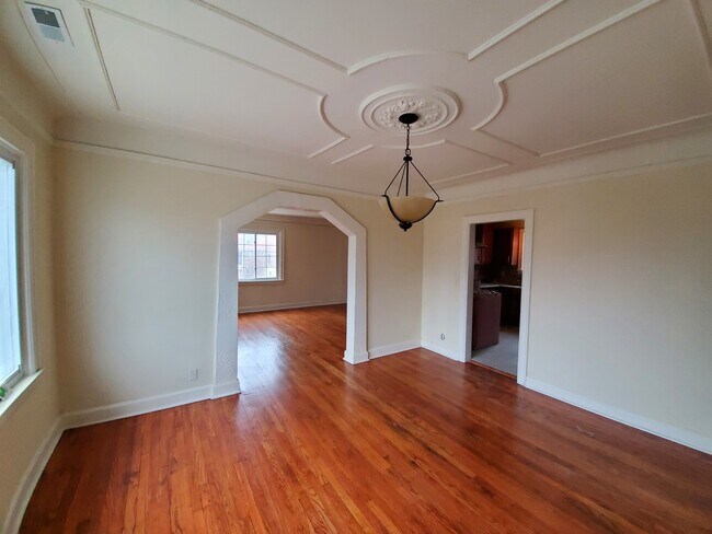 Dining Room - 18115 Cherrylawn St