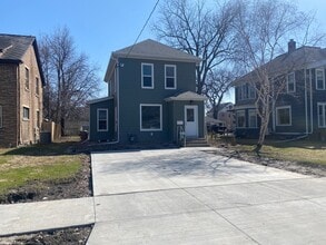 Building Photo - 515 4th Ave S