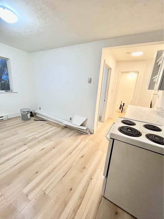 Building Photo - 539 Union St