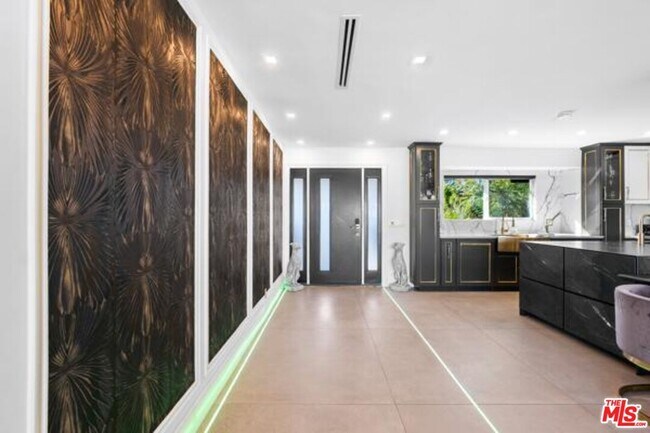 Foto del edificio - 23426 Balmoral Ln