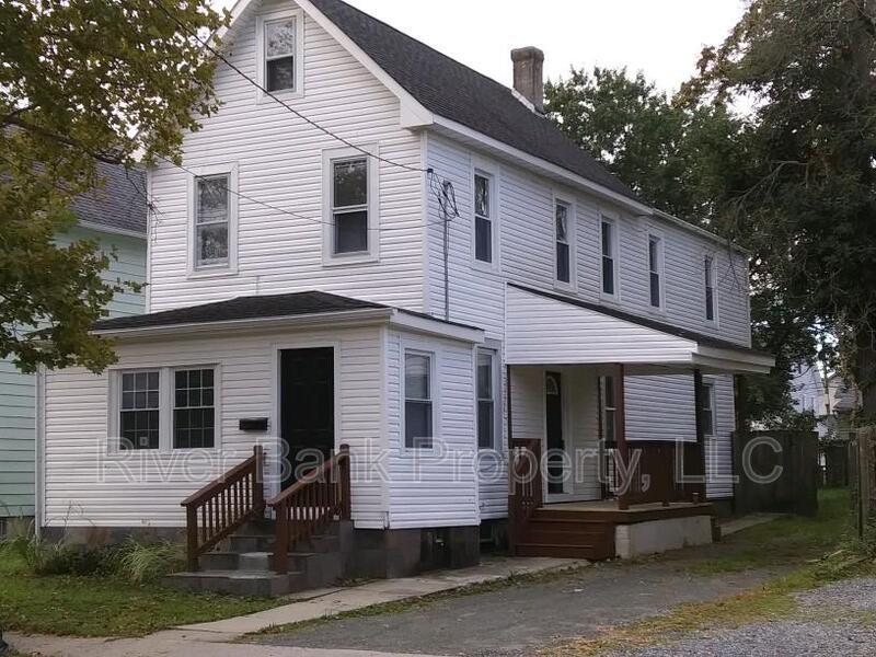 Primary Photo - 620 Bridgeboro St
