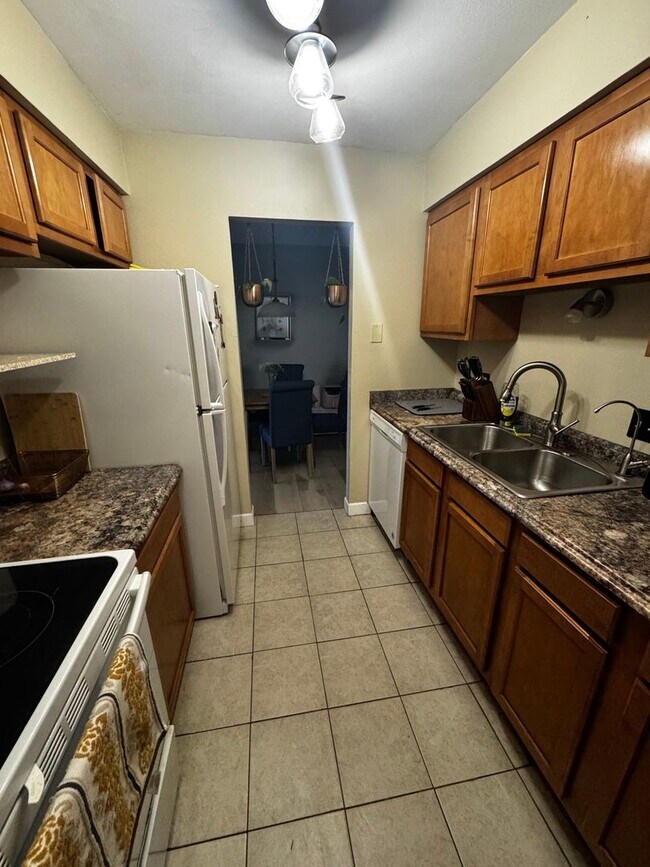 Foto del edificio - Spacious 2BR Condo in Denver
