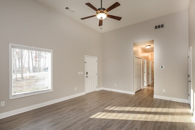 Building Photo - 80 Emmette Dr