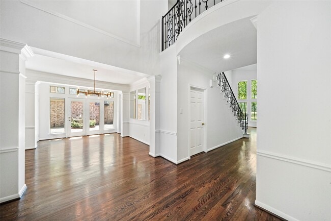 Building Photo - 38 N Castlegreen Cir