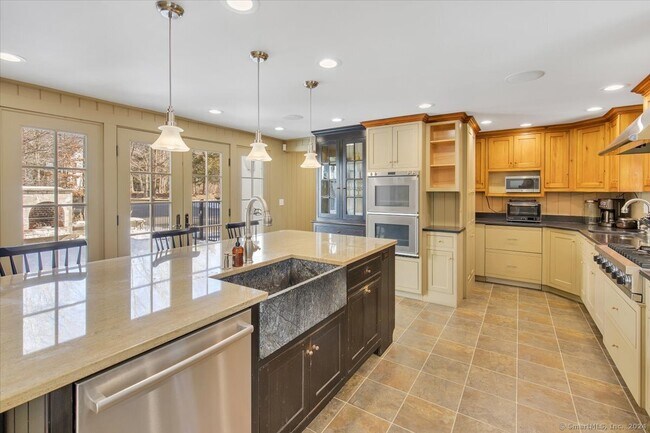 Foto del edificio - 250 Elm St