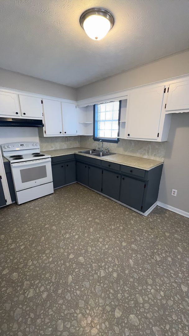 Building Photo - 4218 Cusseta Rd