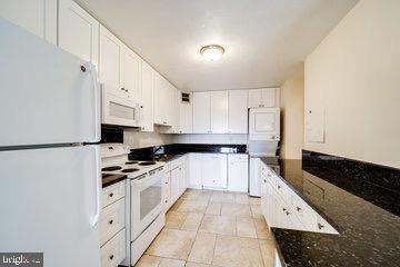 Foto del edificio - 205 Yoakum Pkwy