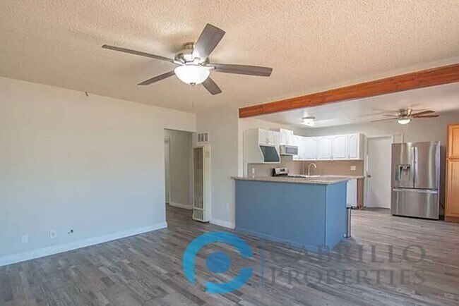 Foto del edificio - 6311 Inman St