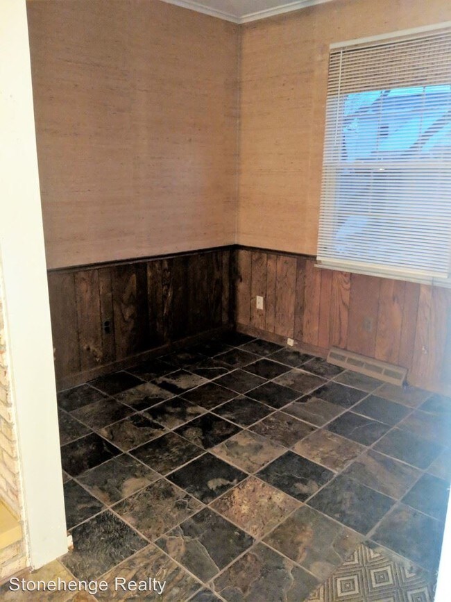 Building Photo - 2 br, 1.5 bath House - 4533 W Sylvania