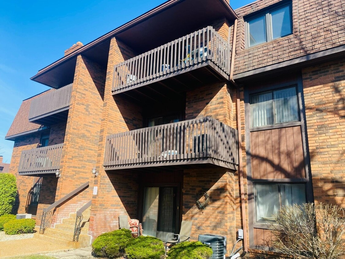 Primary Photo - 2049 Porte Deleau Ct
