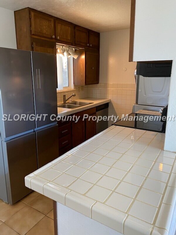 Foto del edificio - AVAILABLE NOW - Updated Cambria Duplex Near Beach - 2 Bedroom / 2 Bathroom