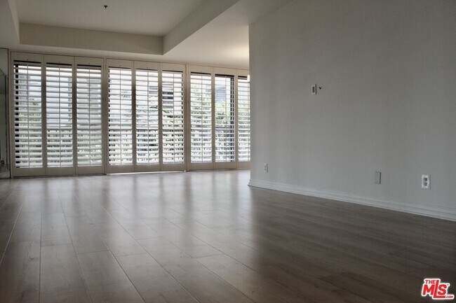 Foto del edificio - 10790 Wilshire Blvd