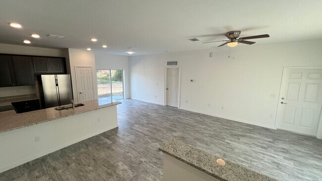 Foto del edificio - BRAND NEW! Be the FIRST To live here!