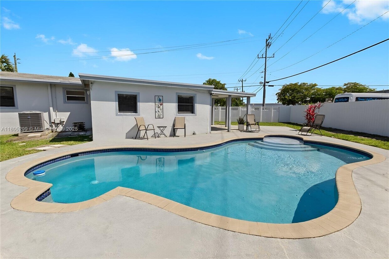Primary Photo - 1708 NW 58th Ave