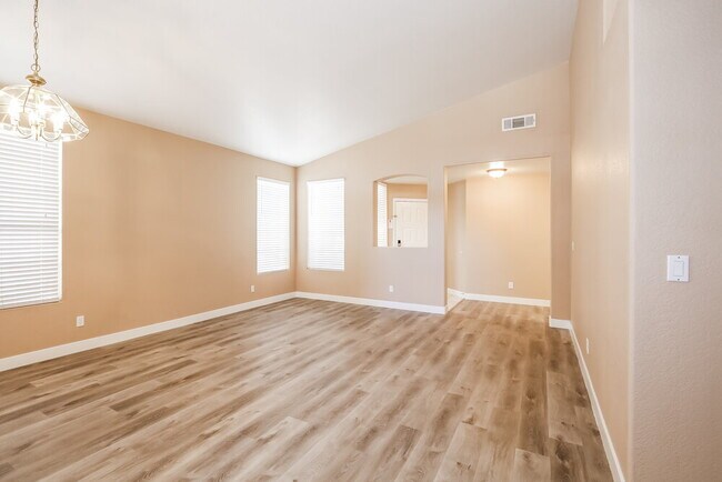 Building Photo - 1736 Shadow Bay Ct