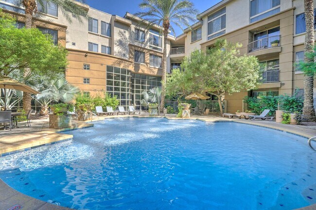 Piscina del complejo - 1701 E Colter St