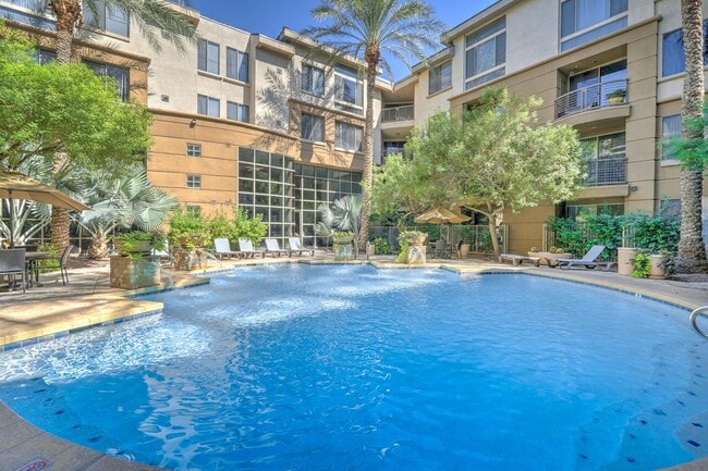 Complex pool - 1701 E Colter St