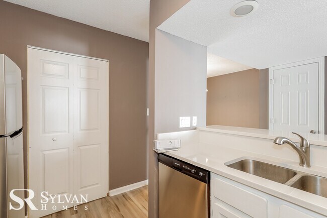 Foto del edificio - 3BR Townhome Ready Now in Charlotte!