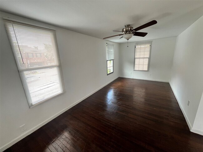 Foto del edificio - 1514 W 14th St