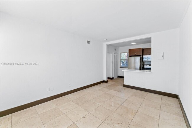 Foto del edificio - 551 NE 62nd St