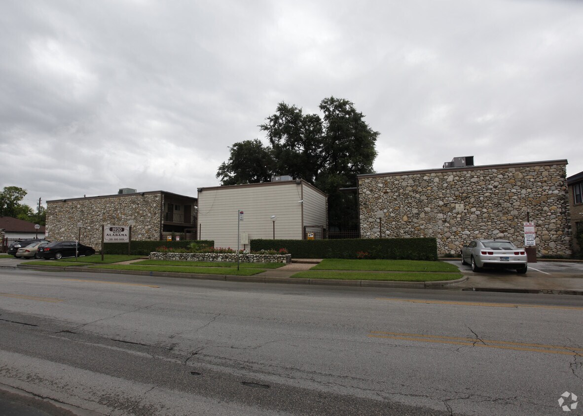 Building Photo - 1920 West Alabama