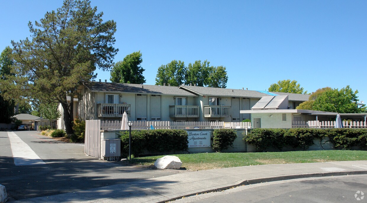 Boston Court Apartments Santa Rosa Ca Apartments Com