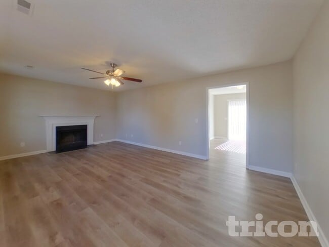 Building Photo - 13 Walnut Grove Way