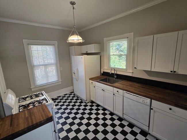 Foto del edificio - 1480 Beatie Ave SW