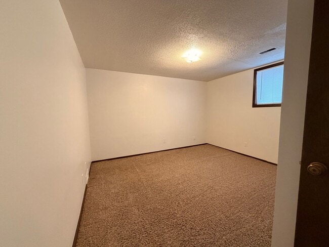 Building Photo - Chapel Heights