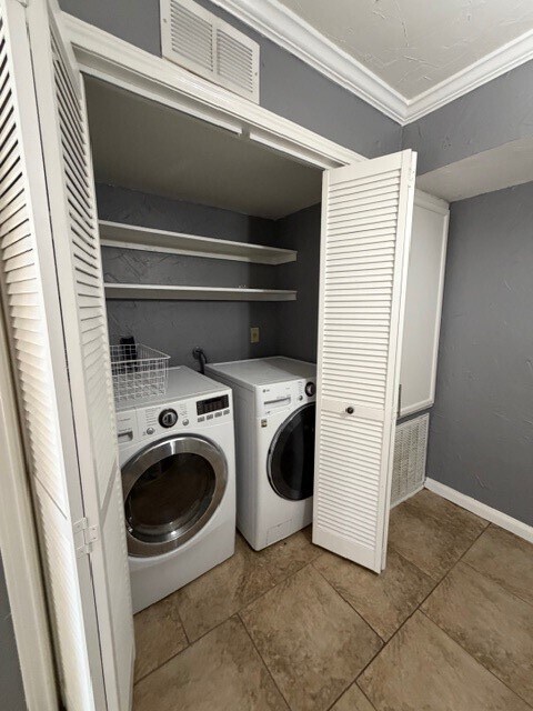 Building Photo - 7200 Clarewood Dr