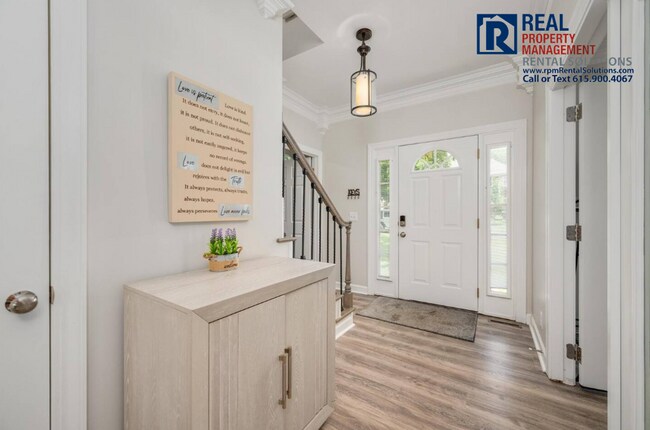 Building Photo - Amazing 4 bedroom plus office fully furnished home! Attached garage and large yard in quiet neigh...