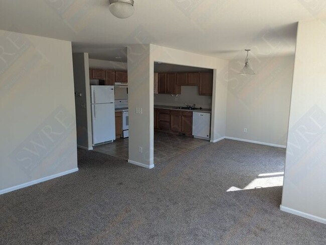 Building Photo - 4 Bedroom 2.5 Bath Townhome, Coming Soon!