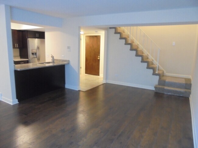 Foto del edificio - 9836 Sayre Ave