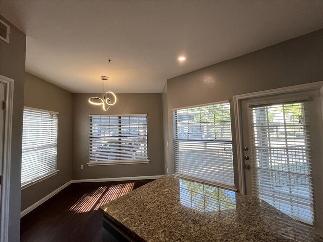 Building Photo - 2320 Gracy Farms Ln