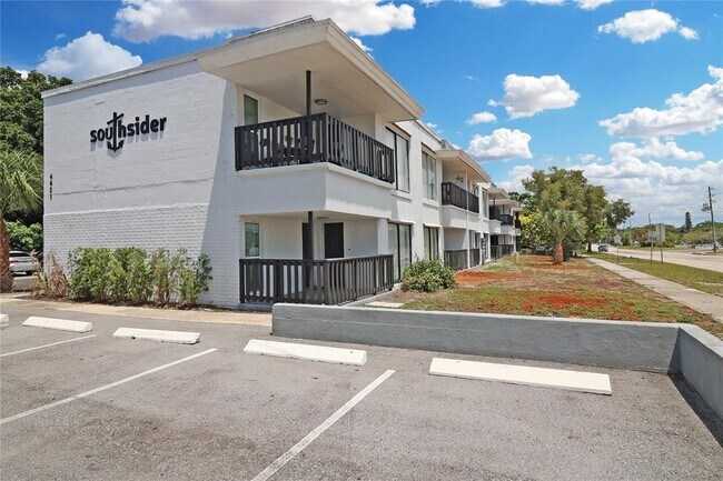 Foto del edificio - 4407 6th St S