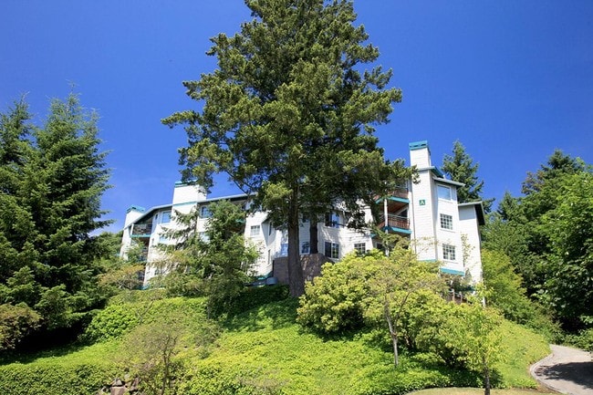 Building Photo - 9200 Redmond Place