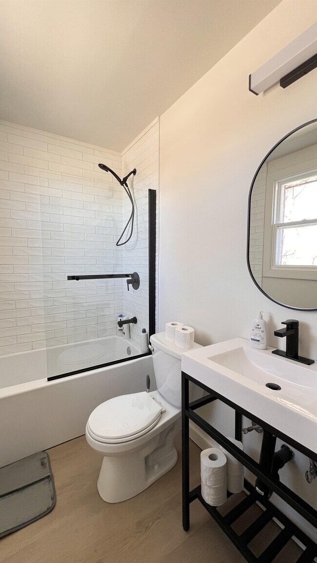 7701 Lundy's Ln Unit 21, Niagara Falls, ON L2H 1H3 Apartment for Rent