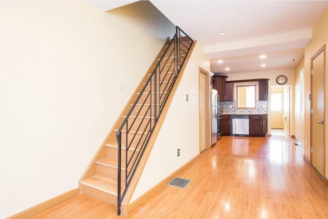 Building Photo - Spacious 3-Bedroom Home with Central Air, In-Unit Laundry and Patio
