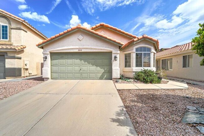 Foto del edificio - READY TO TOUR NOW! Light Filled Beautiful 3-Bed/2-Bath Home in Desirable Ahwatukee Foothills!
