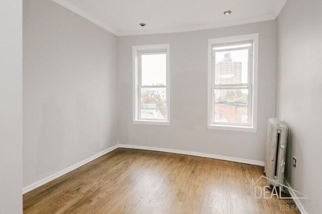 Foto del edificio - 104 Division Avenue #29R