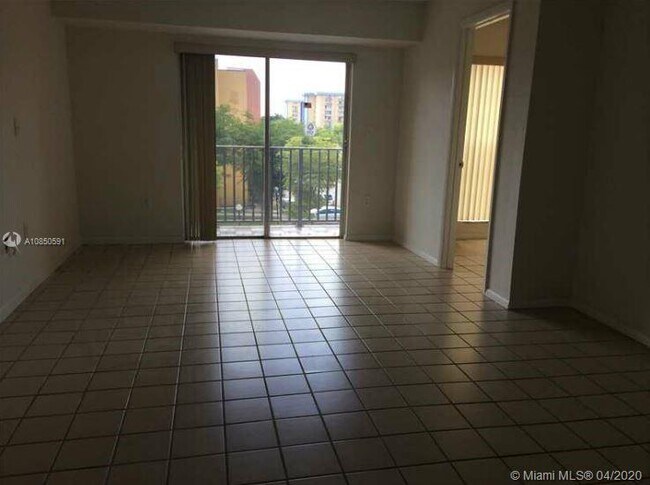 Foto del edificio - 4805 NW 7th St