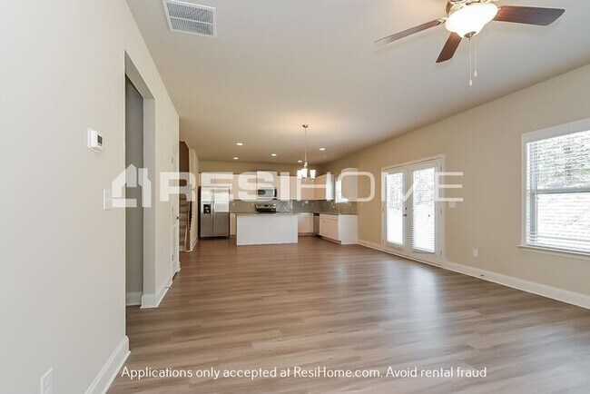 Building Photo - HOME FOR RENT!!